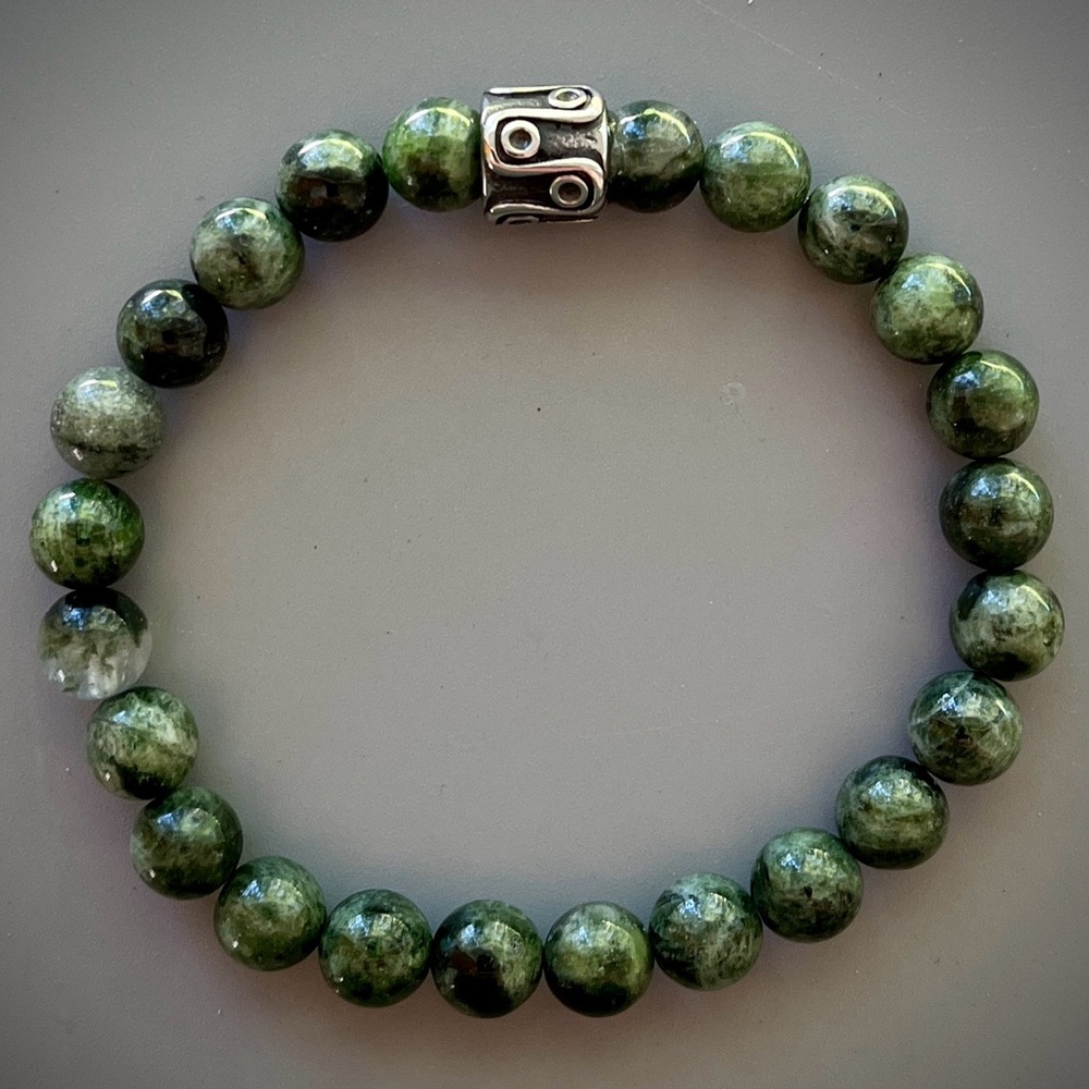 Green Chrome Diopside Handcrafted Bead Bracelet - Picture 2 of 5